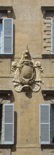 Palazzo Chigi-Picccolomini alla Postierla, Emblem